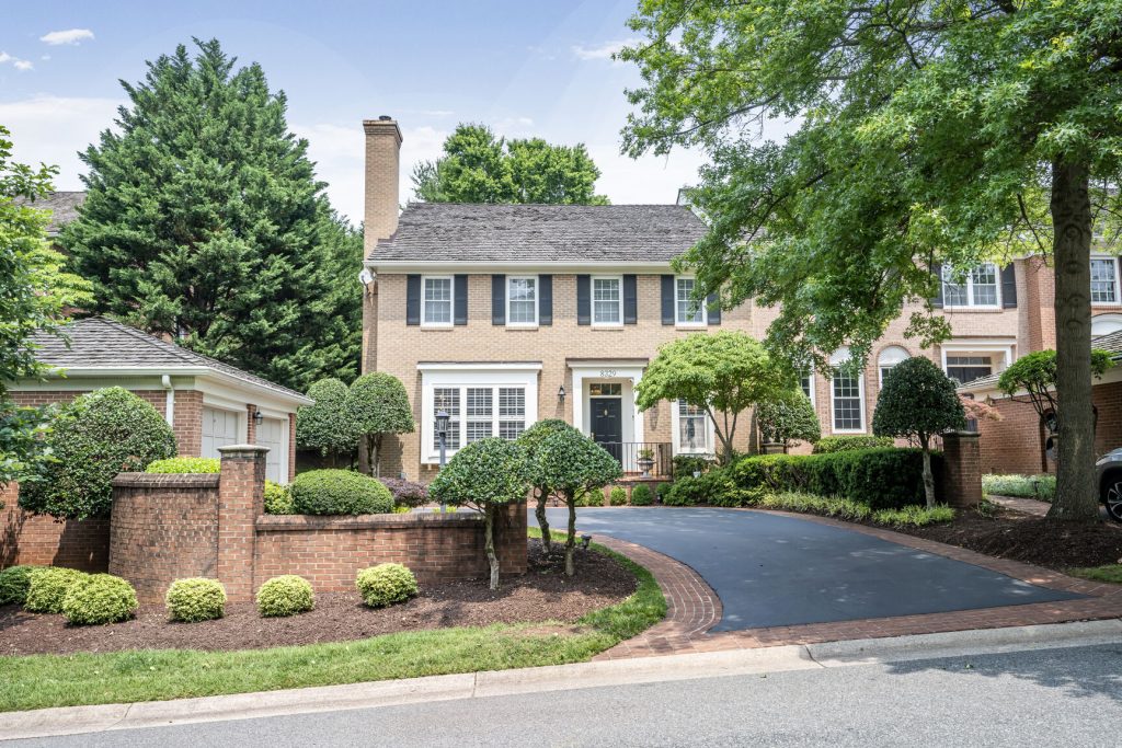 8329 Turnberry Court